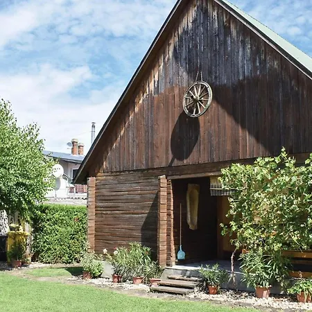 Two-bedroom Holiday In Casa vacanze Balatonboglár
